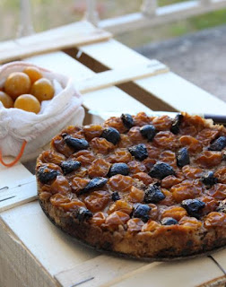 Fougasse façon pudding aux mirabelles et aux olives