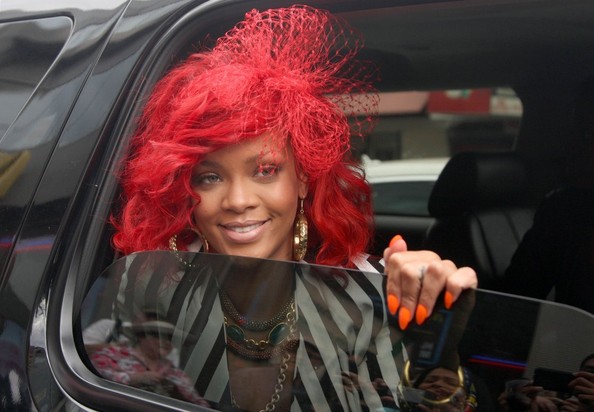 rihanna hair red curly. Red Curly Hair Rihanna.