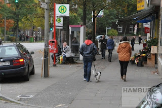 Heimfelder Straße - "Radweg" mit "Kampfflaneuren"