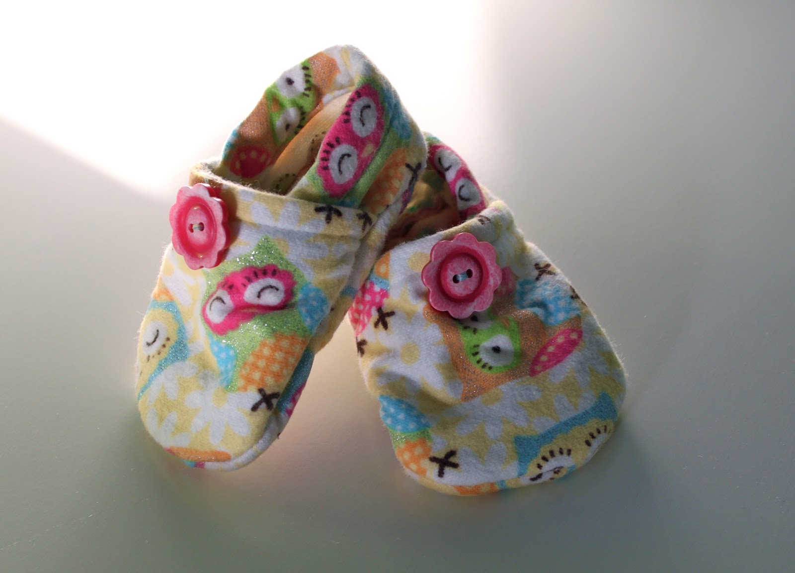 thatssewnina: My favorite DIY baby gift (part 3): Cloth Baby Shoes