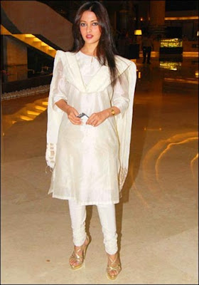 Bollywood hotties with Churidar-kurtas dress