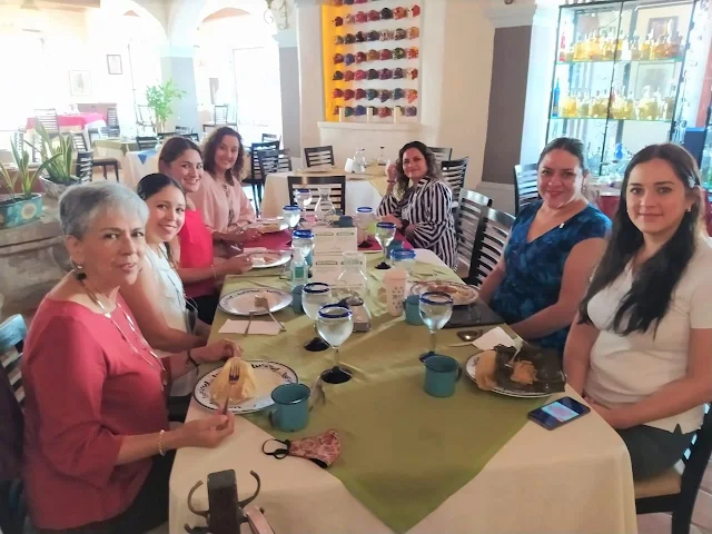 Paty López Mancera, Gaby Rodríguez e invitados.