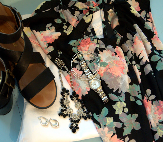 black chunky sandals and pretty accessorites