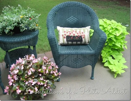 CONFESSIONS OF A PLATE ADDICT A Little Patio Fluffing
