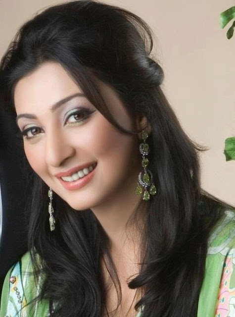 Ayesha Khan