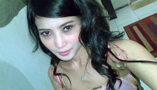 Novie Amalia Model Bikini yang Nabrak 7 Orang