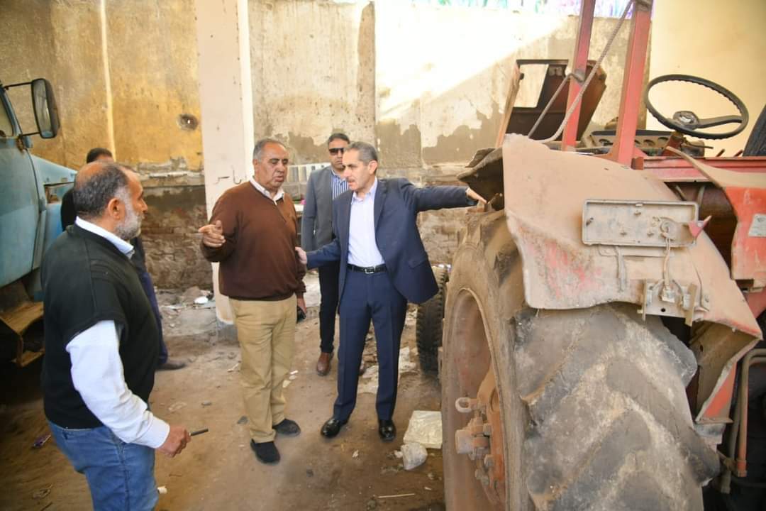 محافظ الغربية يتابع موقف المعدات الهندسية بالحملة الميكانيكية بقطور