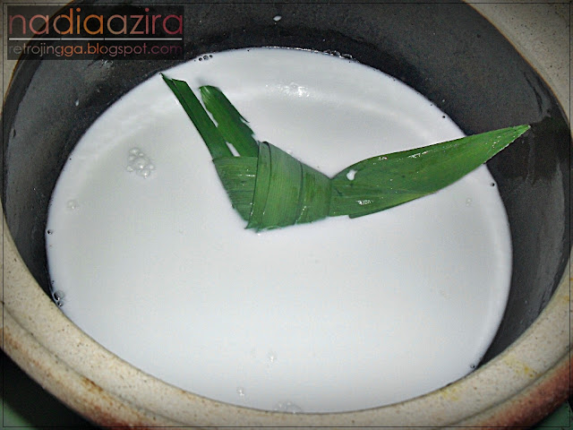 Nadiaazira: resepi kuih tradisional : nagasari pisang