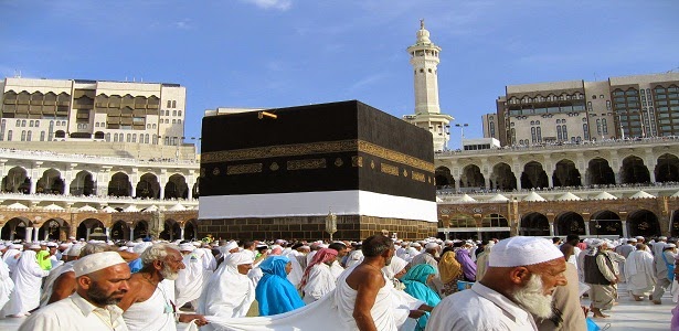 Thowaf di sekitar Ka'bah