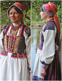 Belarus festive costume with headdress