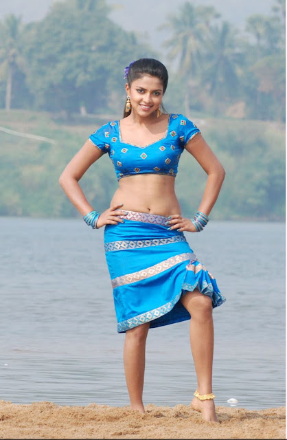 Amala Paul Hot Navel Show