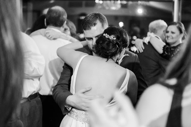 A classic Washington, DC wedding at St. Aloysius church and Top of the Town by Heather Ryan Photography