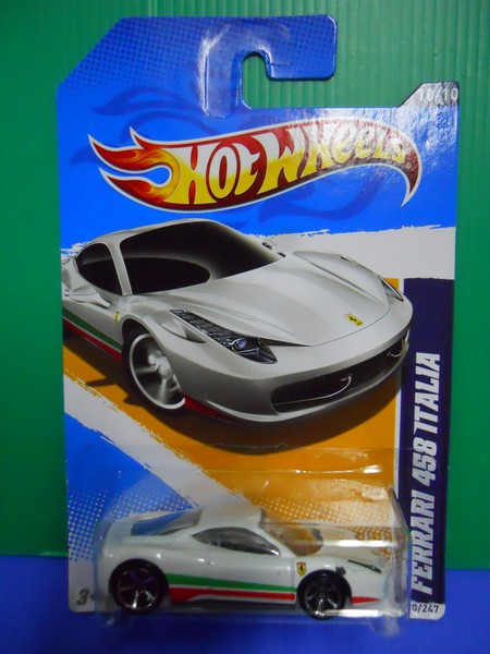 Hot Wheels 2012 130 Ferrari 458 Italia white Excellent diecast model 