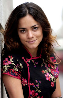 Alice Braga photo