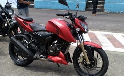 SOSOK TVS APACHE RTR 200 4V , Harga terbaru TVS Apache RTR 200 4V di Indonesia, Selisih harga TVS Apache RTR 200 4V di Indonesia dengan di India