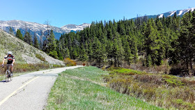 Riding a bike from Copper Mountain to Vail Pass