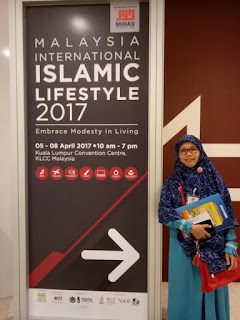 Pameran Gaya Hidup Halal Internasional yang berlangsung di Malaysia ini benar-benar membuat takjub. Merupakan event tahunan yang dihadiri oleh pengunjung lebih dari 70 negara di dunia. 