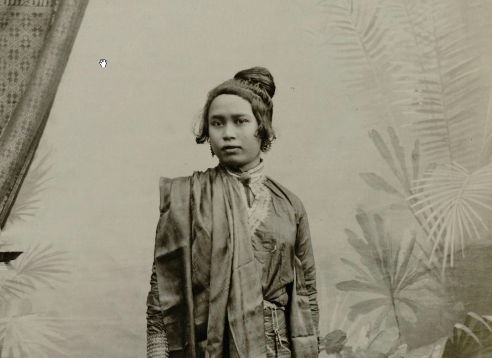 Reproduksi Foto Pahlawan Aceh Cut Mutia (1) | Herman Khan | Portal Manuskrip Aceh dan