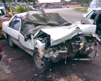 Proton Saga lama.