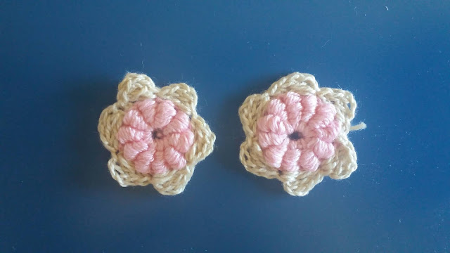 Crochet flower made with rococo stich