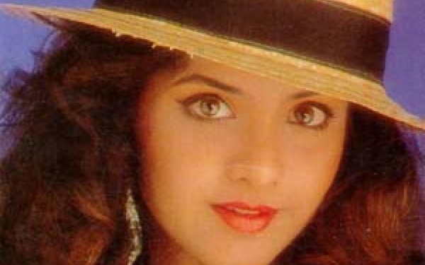 divya bharti hot hd images