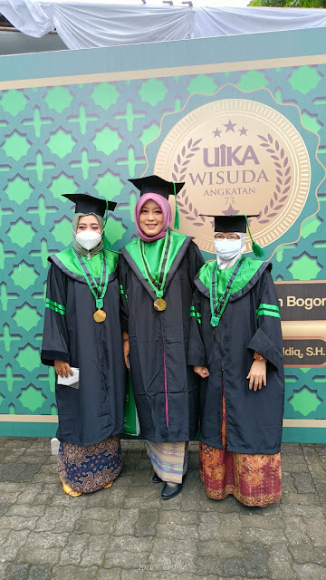 Wisuda ke-73 UIKA Bogor