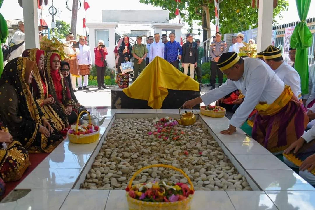 Miq Gita Ziarah Makam Sultan Dompu