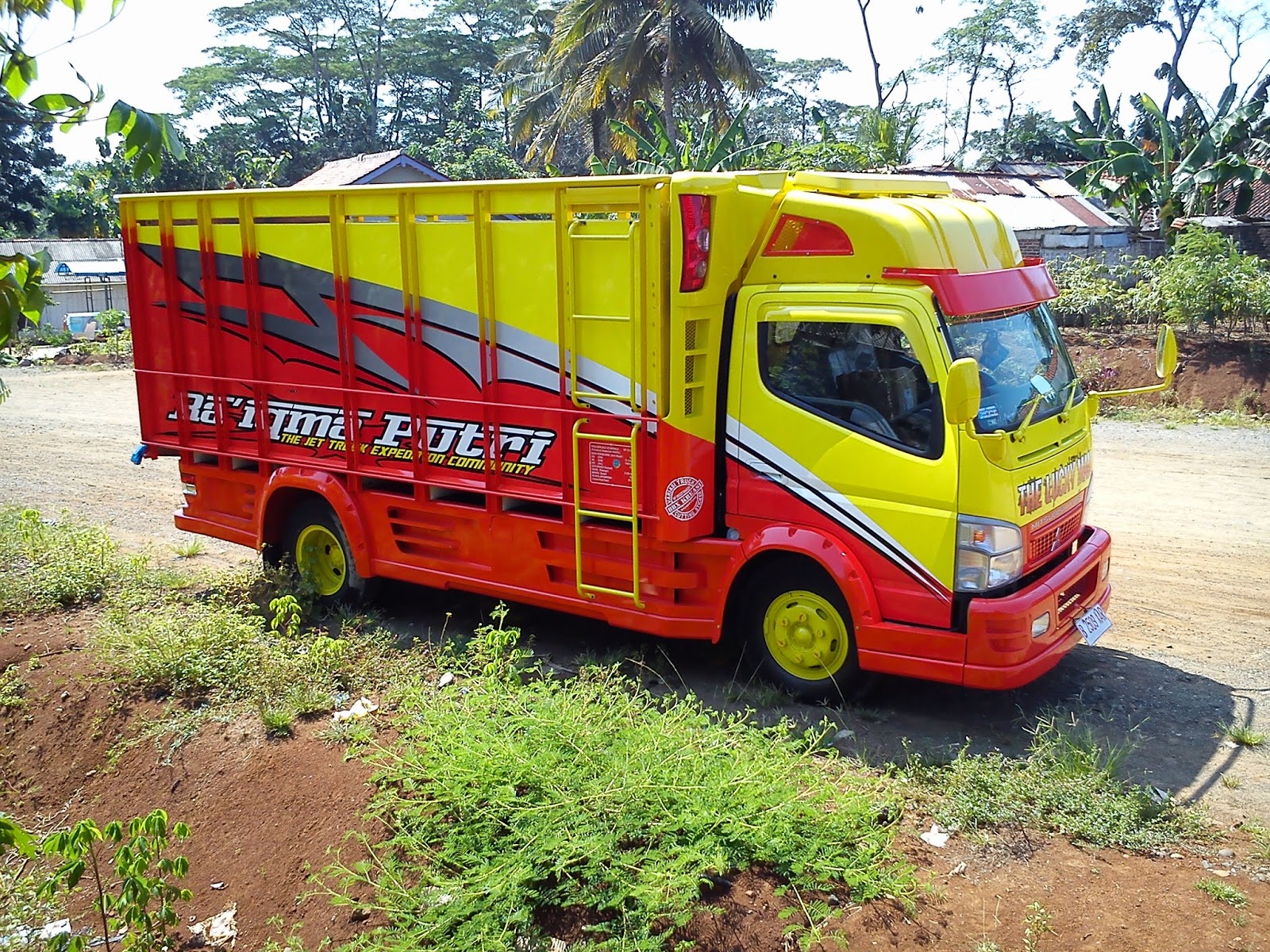 Foto Modifikasi Mobil Colt Diesel Ps 120 Keren Bajindul Modifikasi