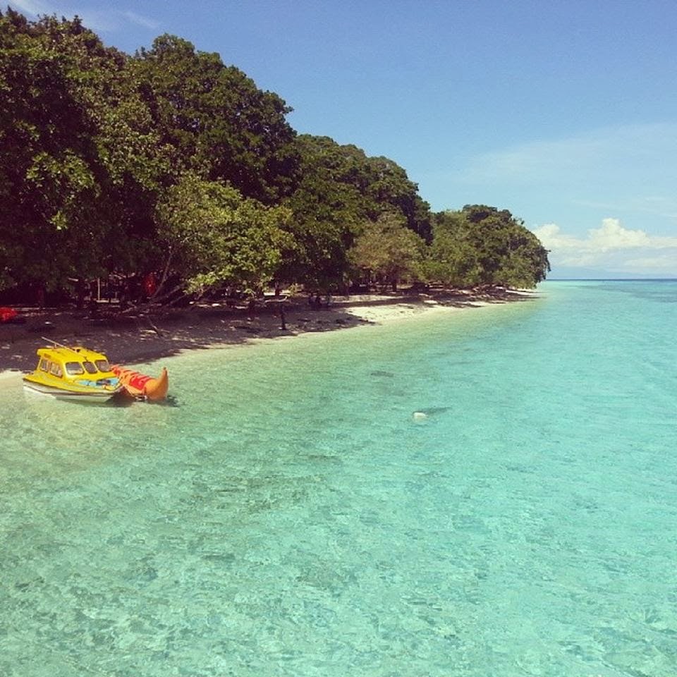 Pesona Pantai  Liang  di Maluku Uniknya Nusantara Indonesia