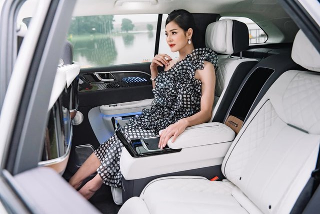 Hongqi E-HS9 giảm sốc <a href=