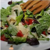 Salad Recipe: Goose Creek Pear and Blue Cheese Salad with Shallot Dressing