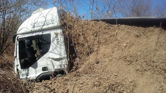 MOTORISTA PULA DE CAMINHÃO NA SERRA DAS PIAS EM ALAGOAS