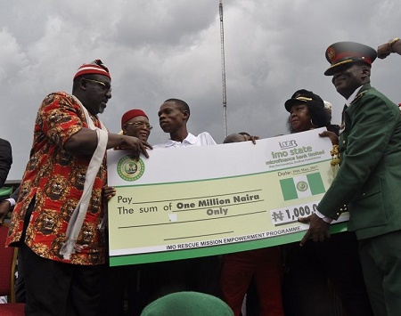 Rochas Okorocha gifts 305 Youths N1m each at Democracy Day Celebration