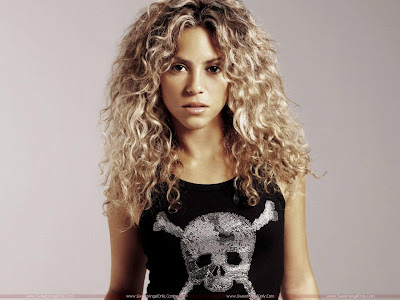 Shakira Isabel Mebarak Wallpaper in Black