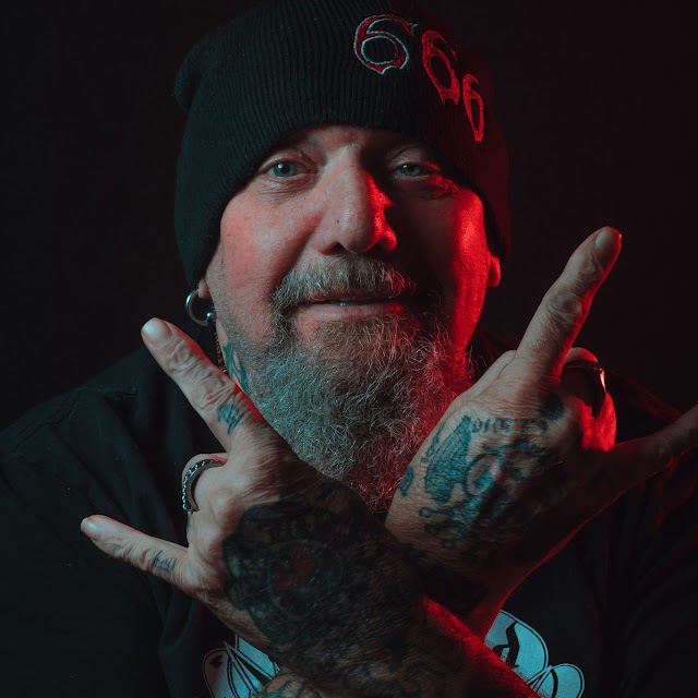 Paul Di'Anno continua passando dificuldades e não pode mais ficar sozinho