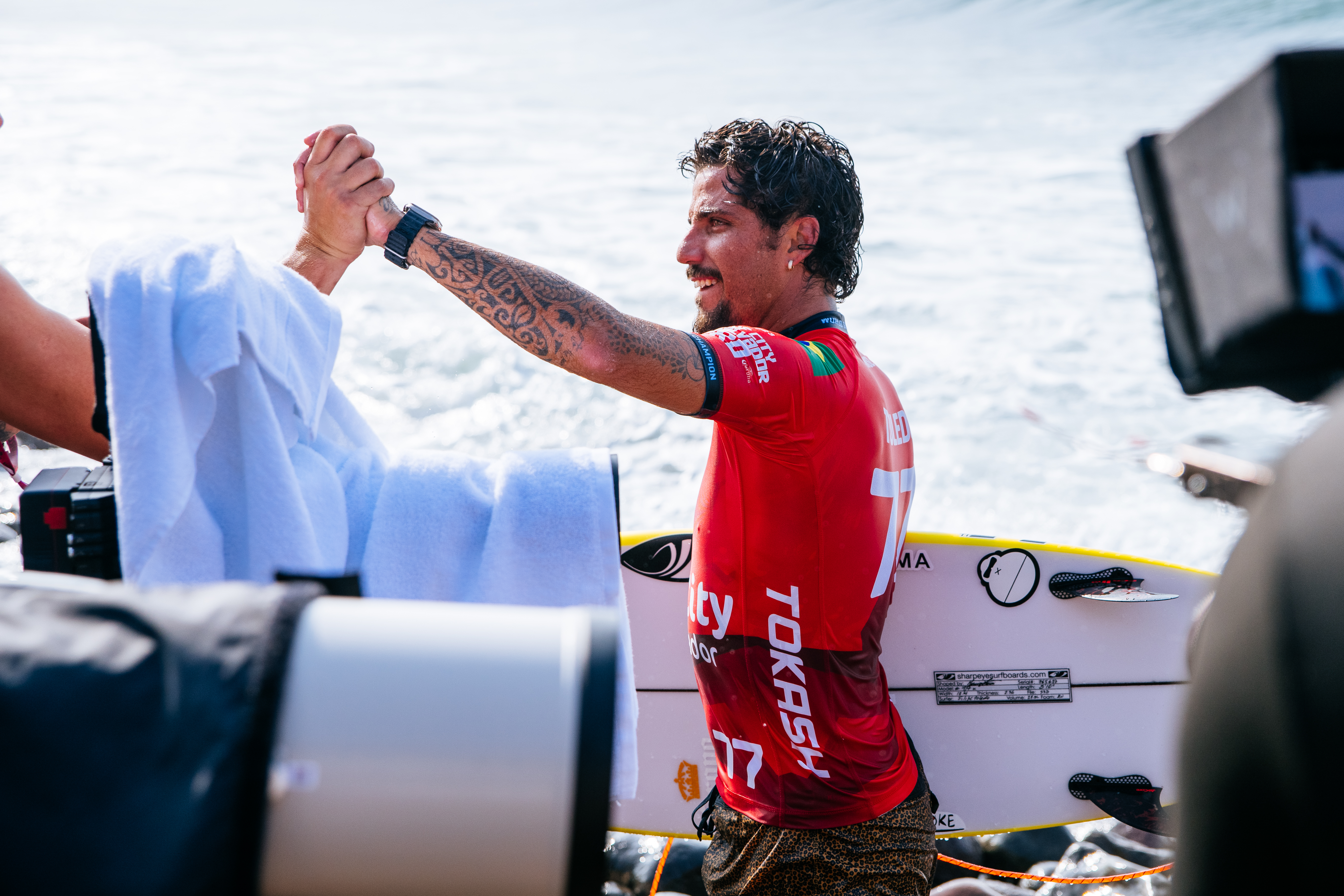 Filipe Toledo é campeão da etapa de El Salvador do Mundial de Surfe –  Prefeitura Municipal de Ubatuba