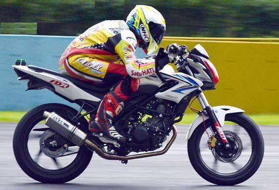 Sentuhan Modifikasi Motor Balap Standar Honda CB150R 