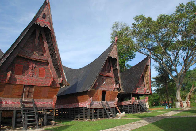 Rumah Adat Batak Rumah besar