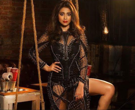 Sexy -Heroin -Shriya-Hot-Photoshoot