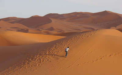 boy,running,desert