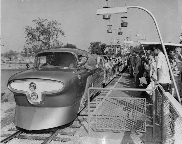 Viewliner Train 1958 Disneyland