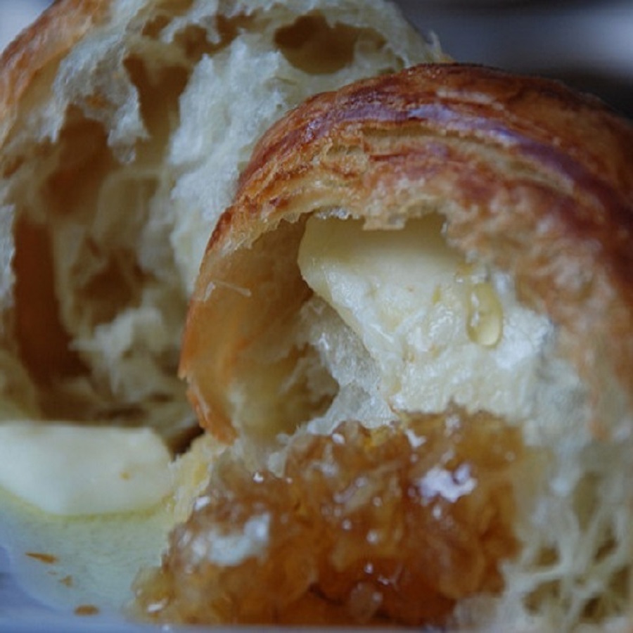 Cheddar's Scratch Kitchen Honey Croissants Recipe