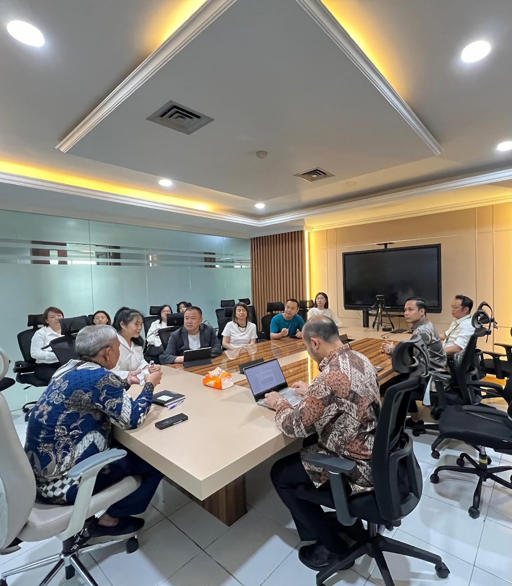 Sukardi Managing Partner PS Law Firm dan Ketum FB Moeldoko Dampingi Investor China dalam Proyek Investasi Rp 1,6 T di Indonesia
