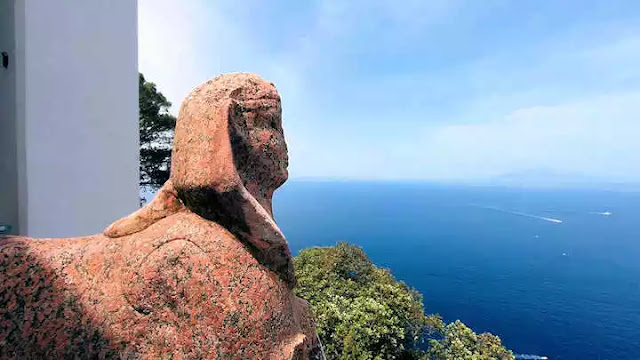 Esfinge en la Isla de Capri