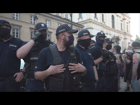 LGBTQ rights marches turns violent as thousands march in “Polish Stonewall”