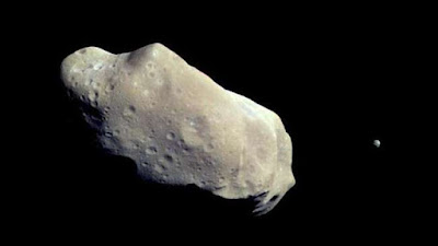 Asteroid Bakal Menabrak Bumi