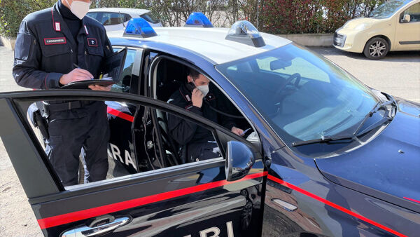 Caserta, sorpreso con un chilo di droga in macchina: 21enne arrestato dai Carabinieri