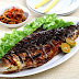 Membuat Ikan Bakar Jenis Bandeng