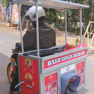 penjual baso bakar