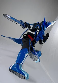 Tokusha Damashii: Kamen Rider Blades - Lion Senki Form